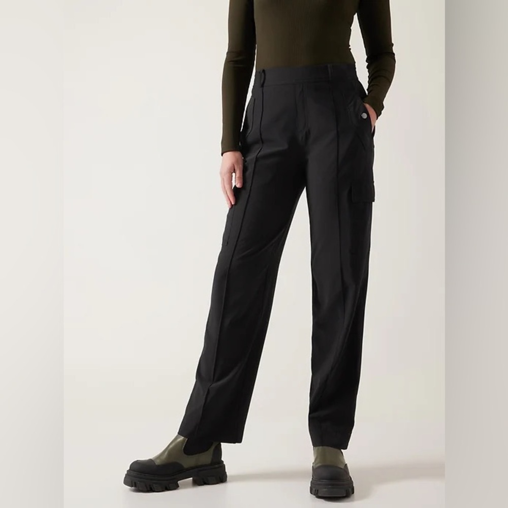 Athleta | Vienna Cargo Pant | Size 6